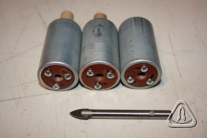 Zleva ROS se zalepenými šrouby ,vedle nelepené , tryska rozšířená vrtákem do skla_mm